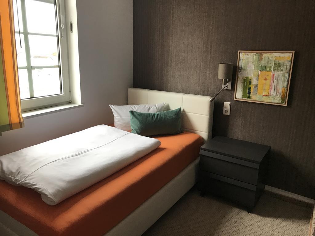Hotel Zur Goldenen Sonne Usingen Zewnętrze zdjęcie