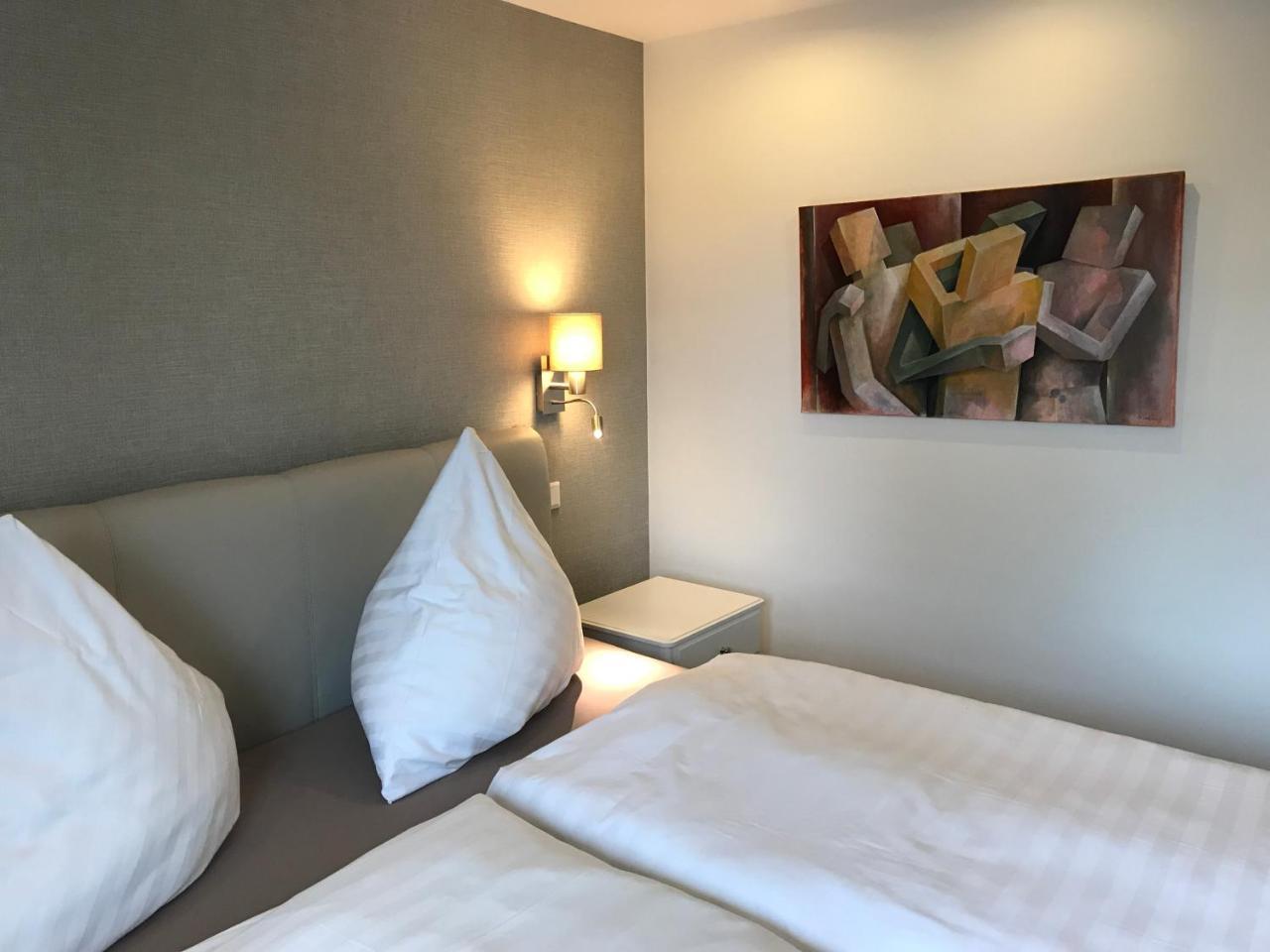 Hotel Zur Goldenen Sonne Usingen Zewnętrze zdjęcie