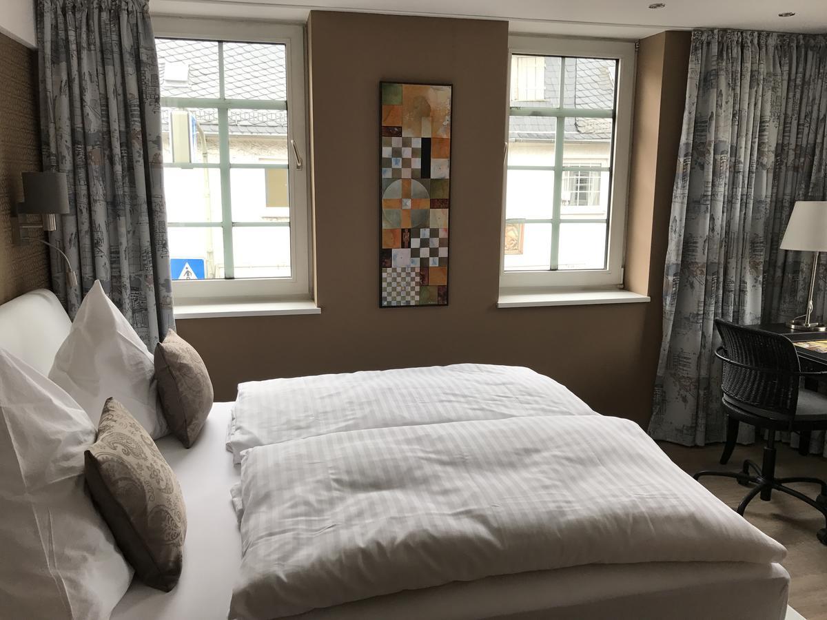 Hotel Zur Goldenen Sonne Usingen Zewnętrze zdjęcie